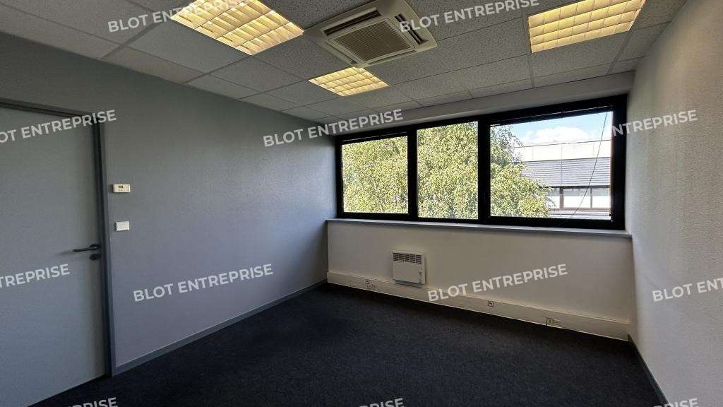 A LOUER - BUREAUX 140 m² - CESSON SEVIGNE