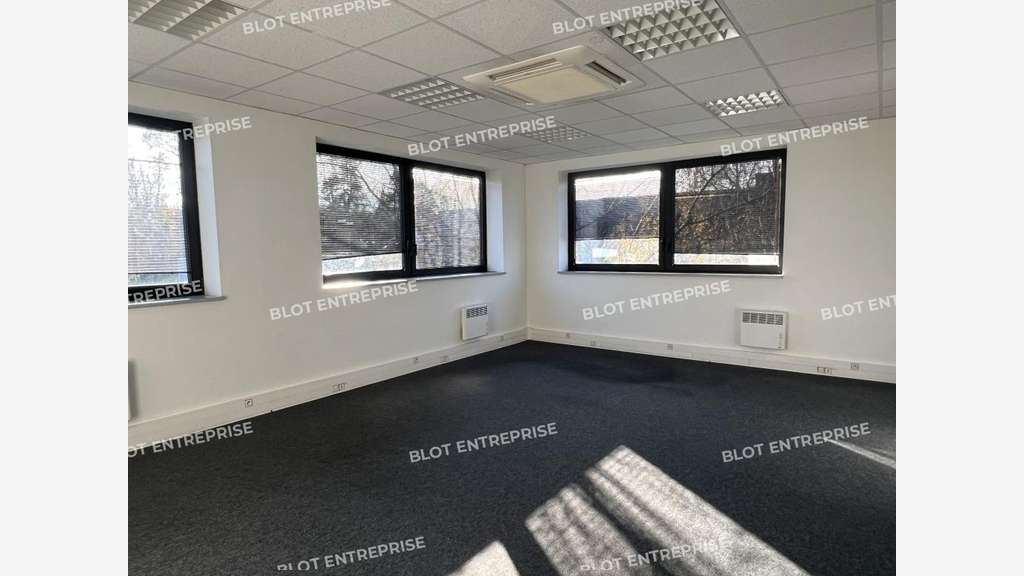 A LOUER - BUREAUX 245 M² - CESSON SEVIGNE