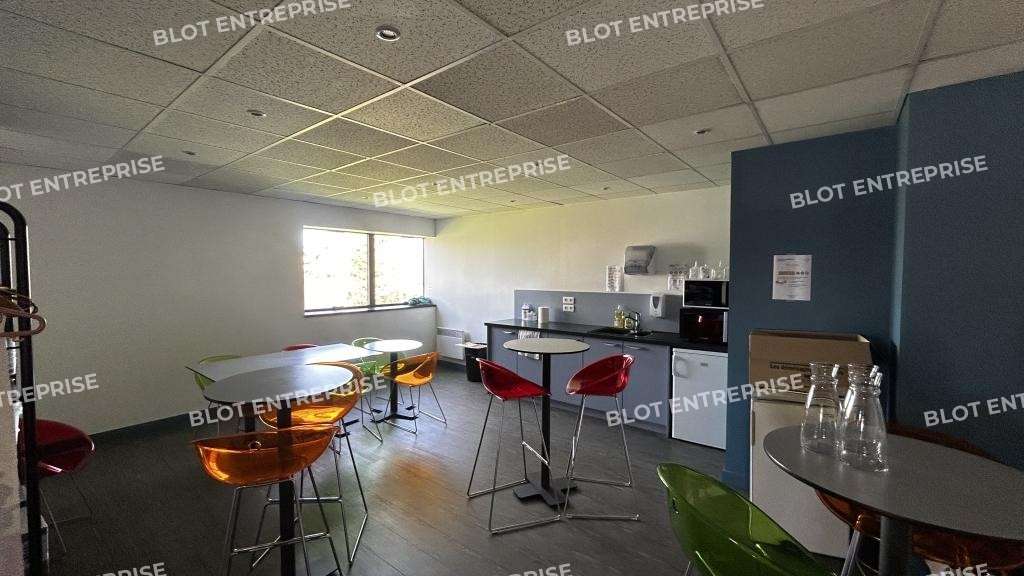 A LOUER - BUREAUX 108 m² - CESSON-SEVIGNE