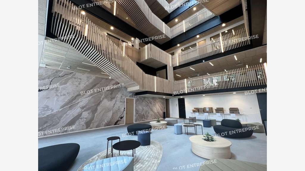 A louer bureaux 265m² R+2 Cesson-Sévigné Viasilva