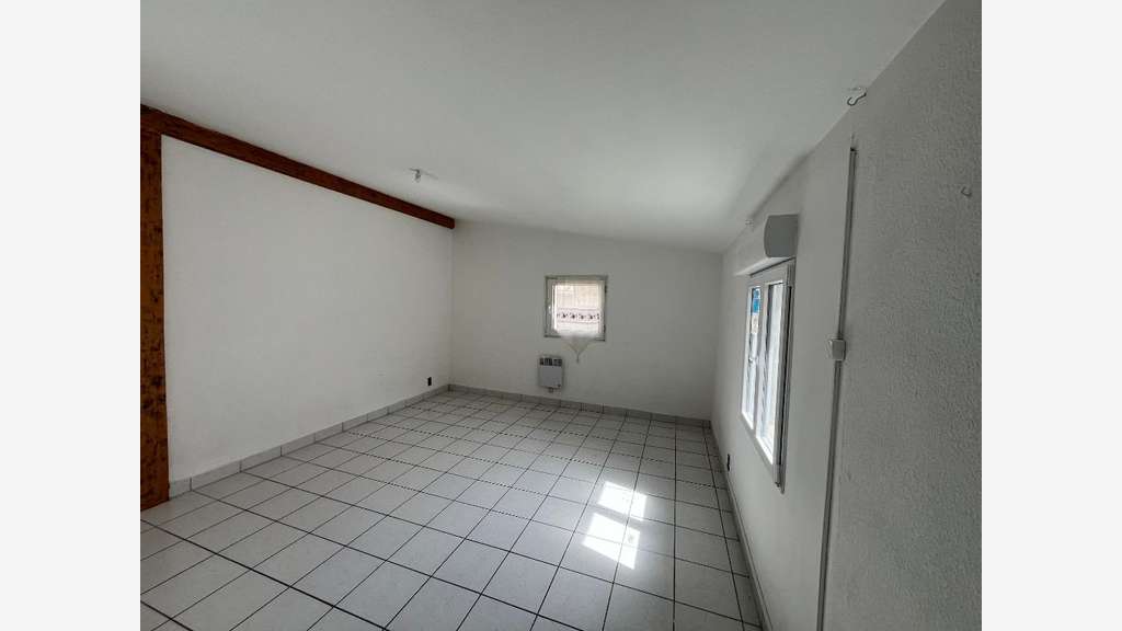 A louer local 92m² excellente visibilité Chabeuil