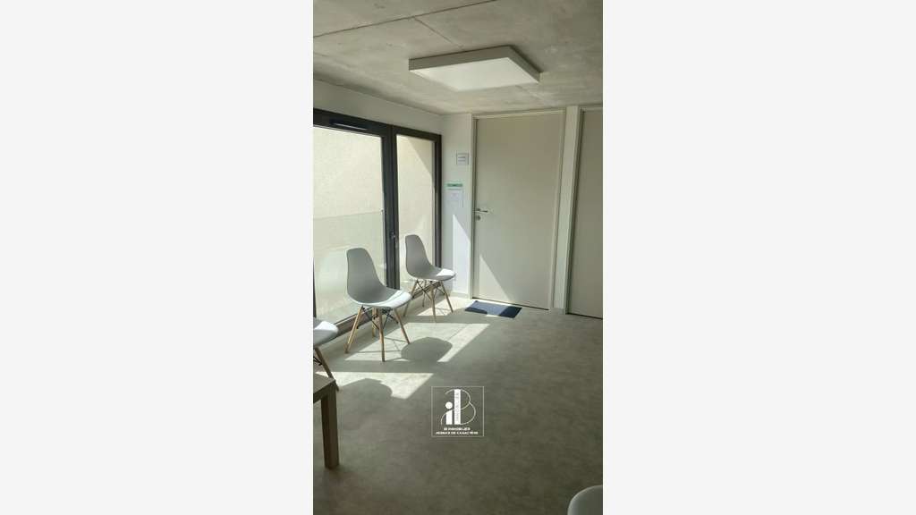 Local professionnel 24m² à louer Chailly-en-Bière