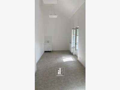 CHAILLY EN BIERE - LOCAL PROFESSIONNEL 17.05 M² -
