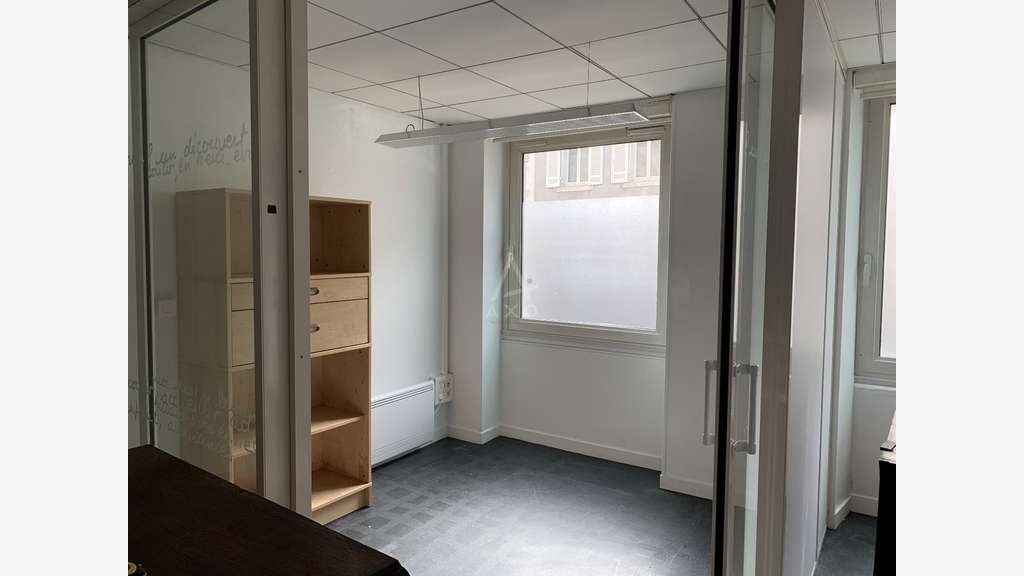 A louer local commercial de 90m² empl N°1 Chalais