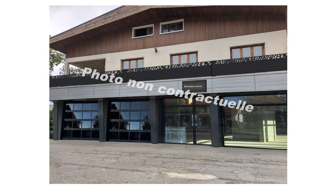 Local 160m² à louer à Challes-les-Eaux