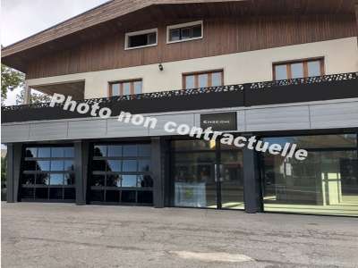 Local 160m² à louer à Challes-les-Eaux