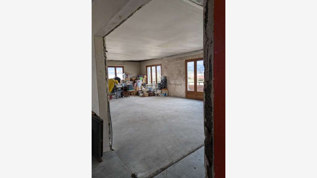 Local 160m² à louer à Challes-les-Eaux