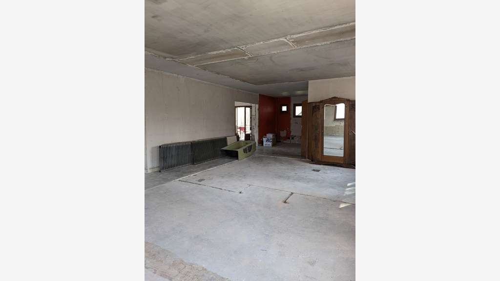 Local 160m² à louer à Challes-les-Eaux