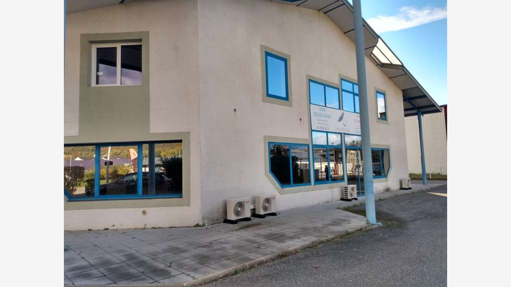 bureau 12m² à louer à Challes-les-Eaux
