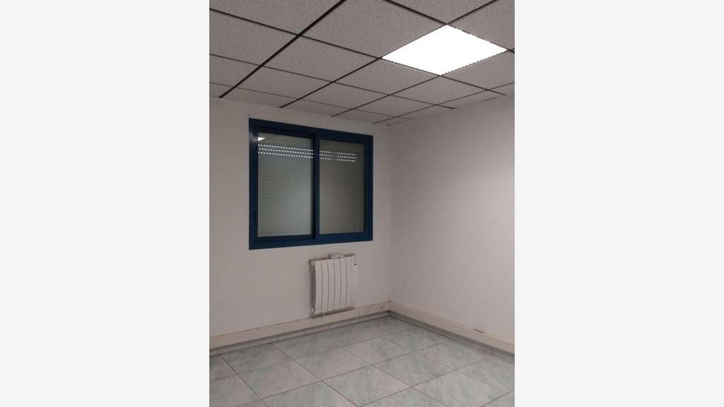 bureau 12m² à louer à Challes-les-Eaux