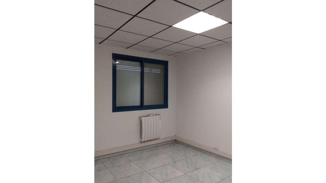 bureau 12m² à louer à Challes-les-Eaux