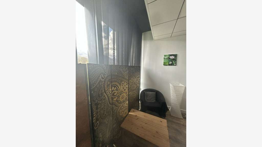 Loue local professionnel 15m² à Challes-les-Eaux