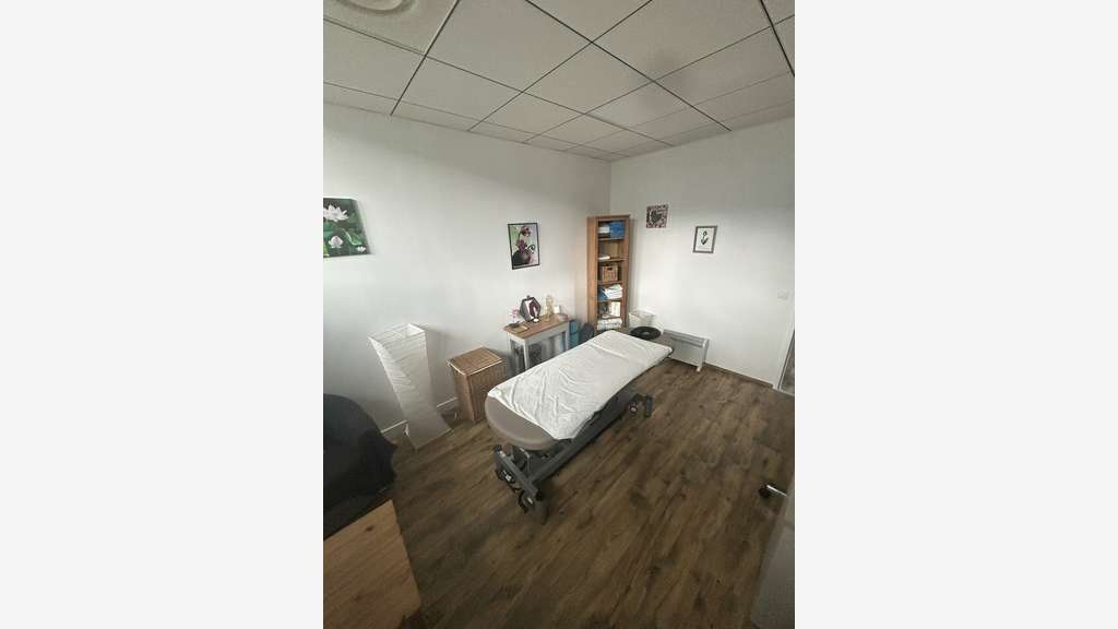 Loue local professionnel 15m² à Challes-les-Eaux