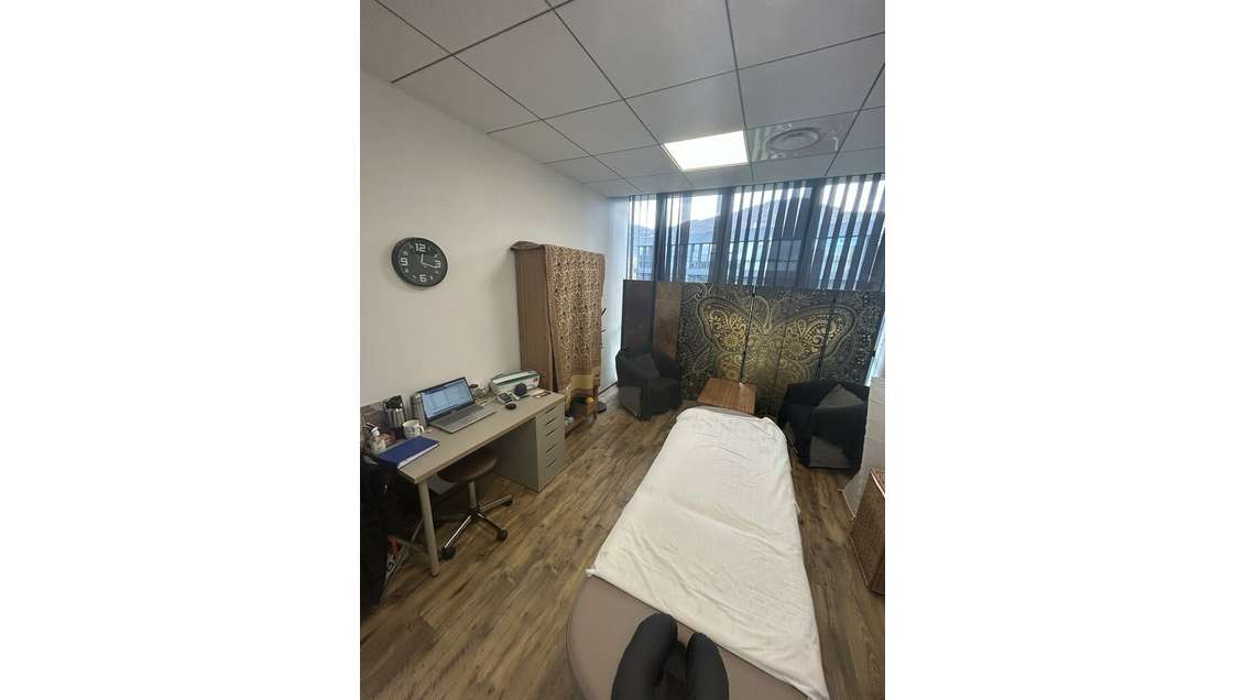 Loue local professionnel 15m² à Challes-les-Eaux