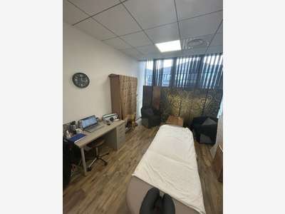 Loue local professionnel 15m² à Challes-les-Eaux