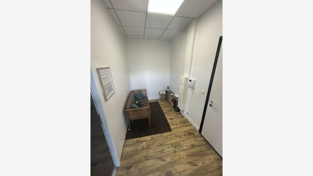 Loue local professionnel 15m² à Challes-les-Eaux