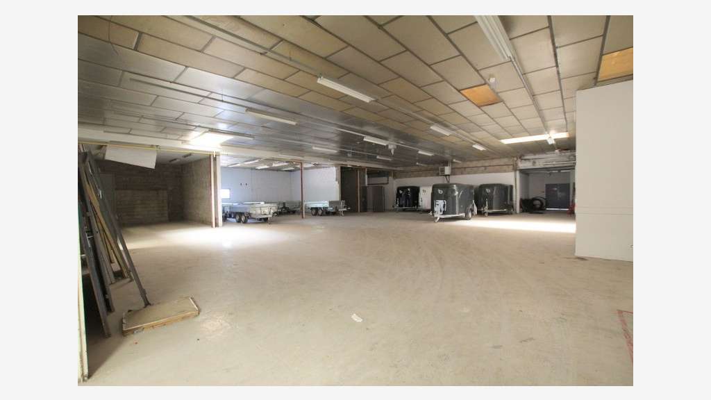A louer entrepôt 285m² proche de Chalon sur Saône
