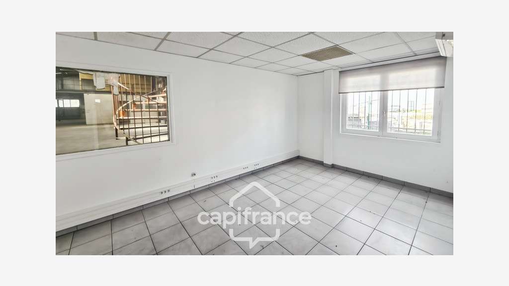 A louer bâtiment 691m² à Chalon sur Saône ZI Nord