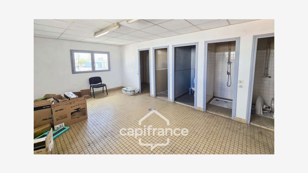 A louer bâtiment 691m² à Chalon sur Saône ZI Nord