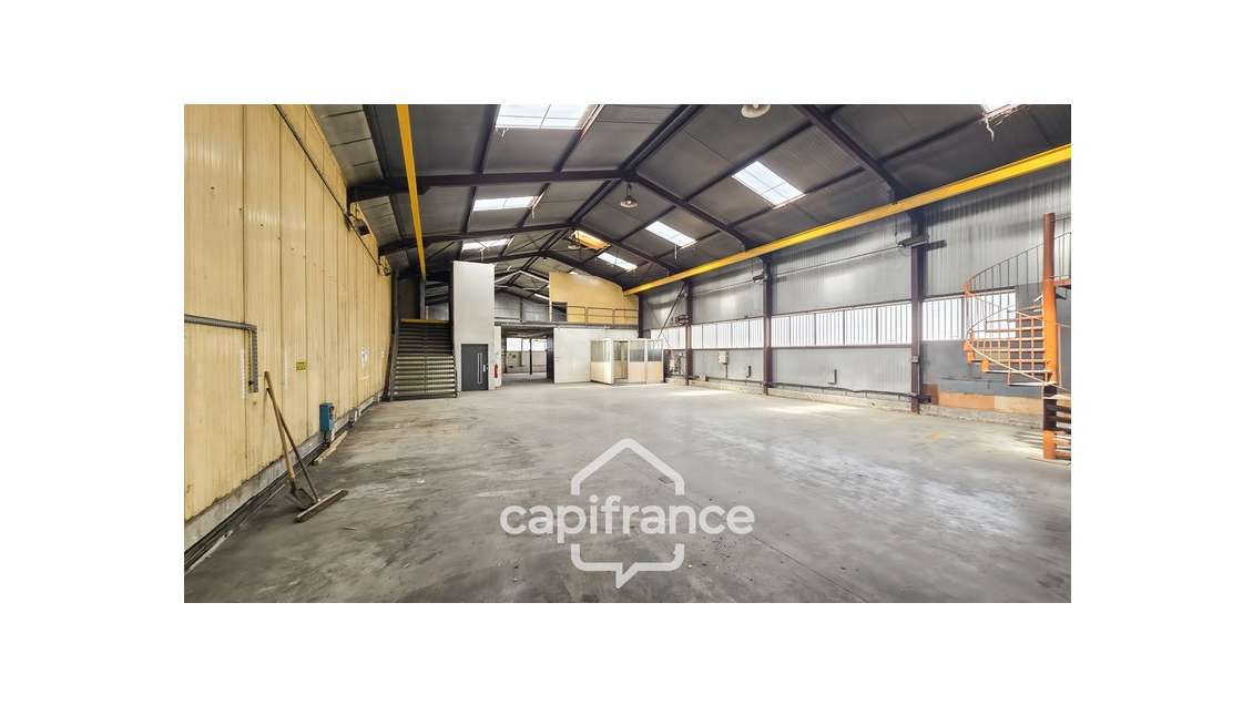 A louer bâtiment 691m² à Chalon sur Saône ZI Nord