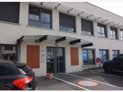 À louer – Bureaux de 594 m² à Châl