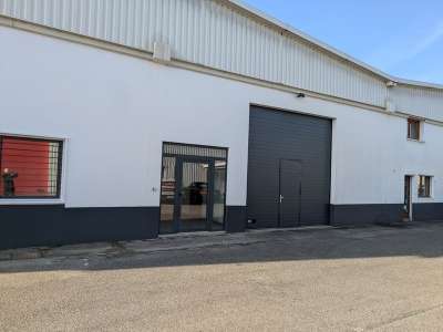 Location Locaux d'activités - Entrepôts à Chambéry