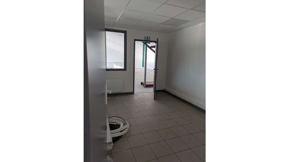Local/bureau de 280m² à louer Chambéry zi Nord