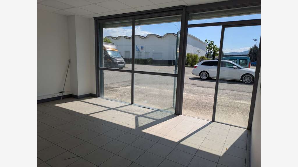 Local/bureau de 280m² à louer Chambéry zi Nord
