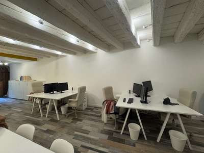 A louer bureaux rénovés en plein coeur de Chambéry