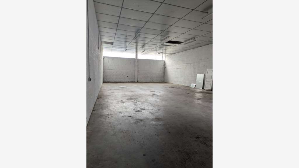 Local d'activité 200m² à louer à Chambéry