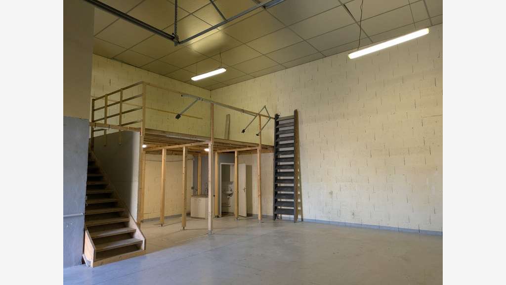 A louer local d'activité 110m² à Chambéry