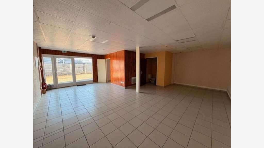 Local 200m² à louer à Chambéry zone de Landiers