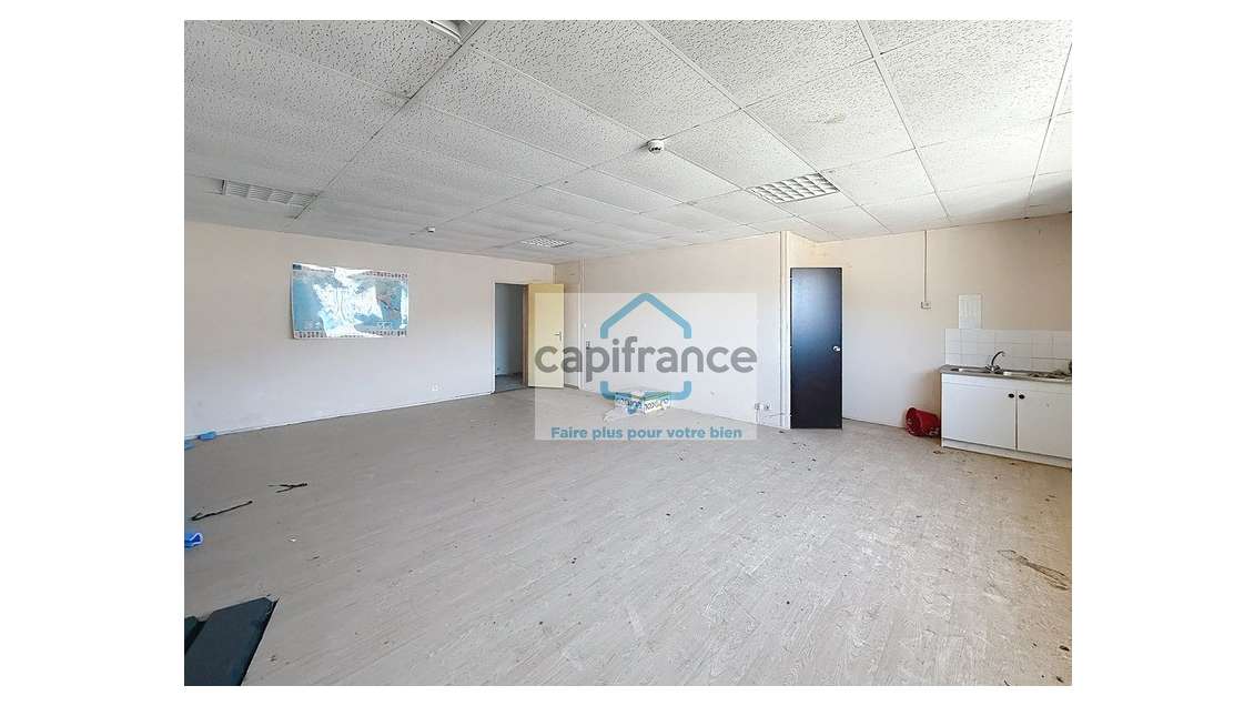 Local 200m² à louer à Chambéry zone de Landiers