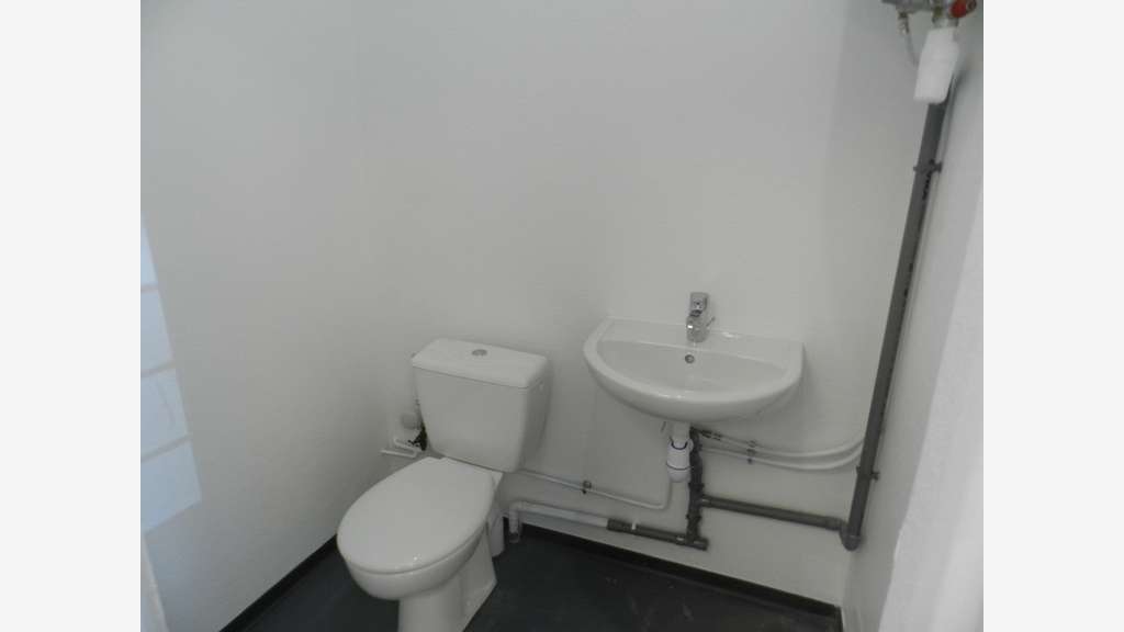A louer local 32m² en za des Landiers à Chambéry