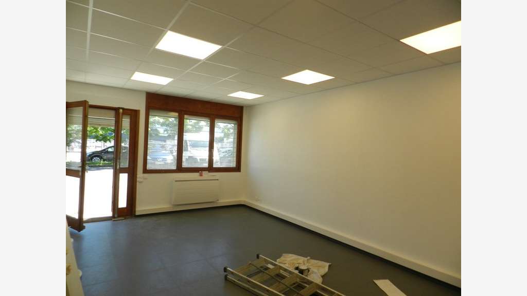 A louer local 32m² en za des Landiers à Chambéry