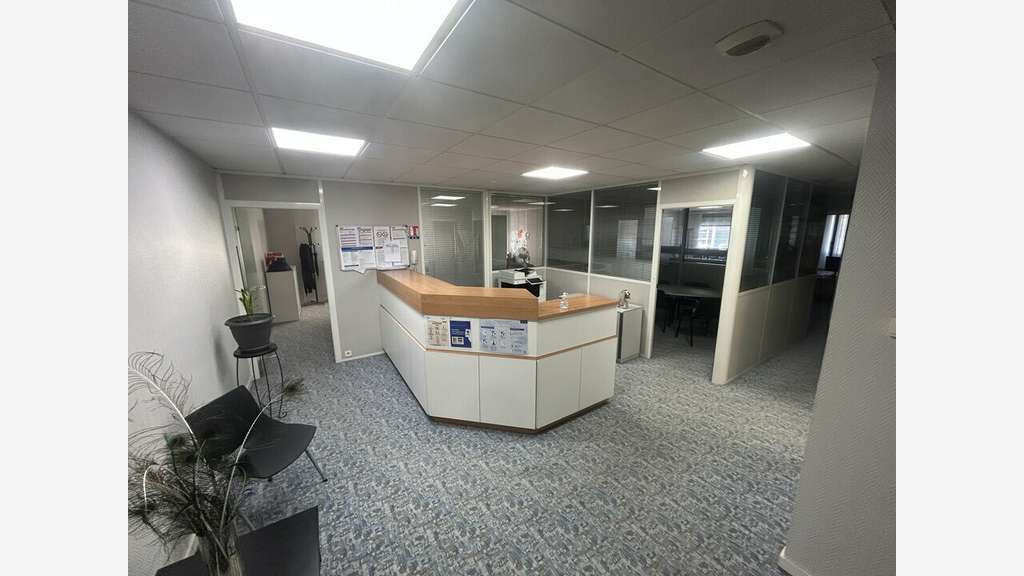 CHAMBÉRY - BUREAUX à louer