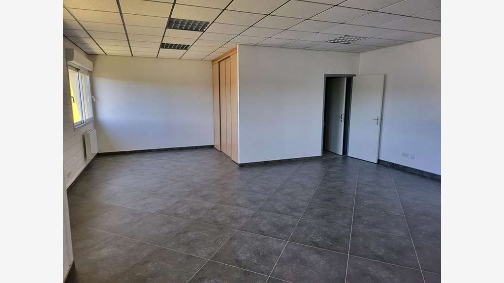 A louer bureaux 44m² zone artisanale de Champagné