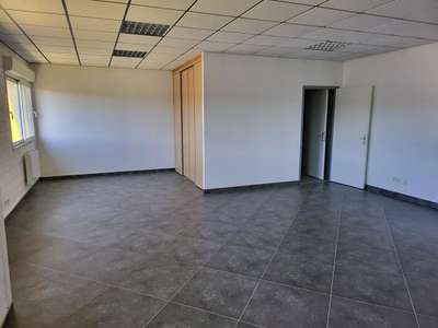 A louer bureaux 44m² zone artisanale de Champagné
