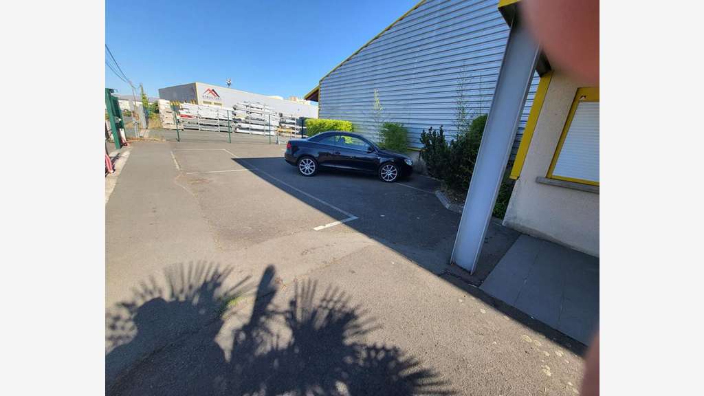 A louer bureaux de 105,37m² en za à Champagné