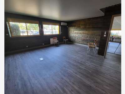 A louer bureaux de 105,37m² en za à Champagné