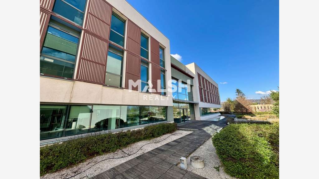 A louer bureaux 225m² à Champagne-au-Mont-d'Or