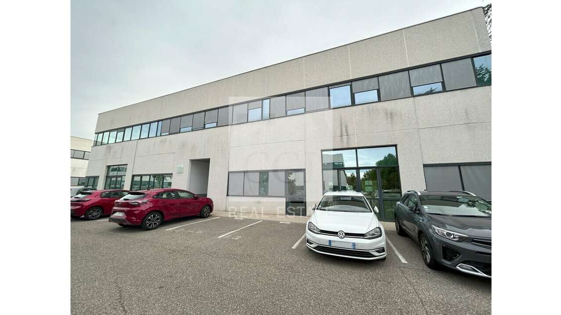 A louer bureaux à Champagne-au-Mont-d'Or