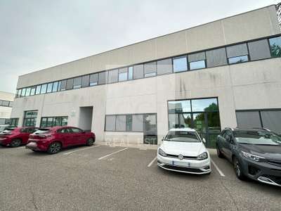 A louer bureaux à Champagne-au-Mont-d'Or