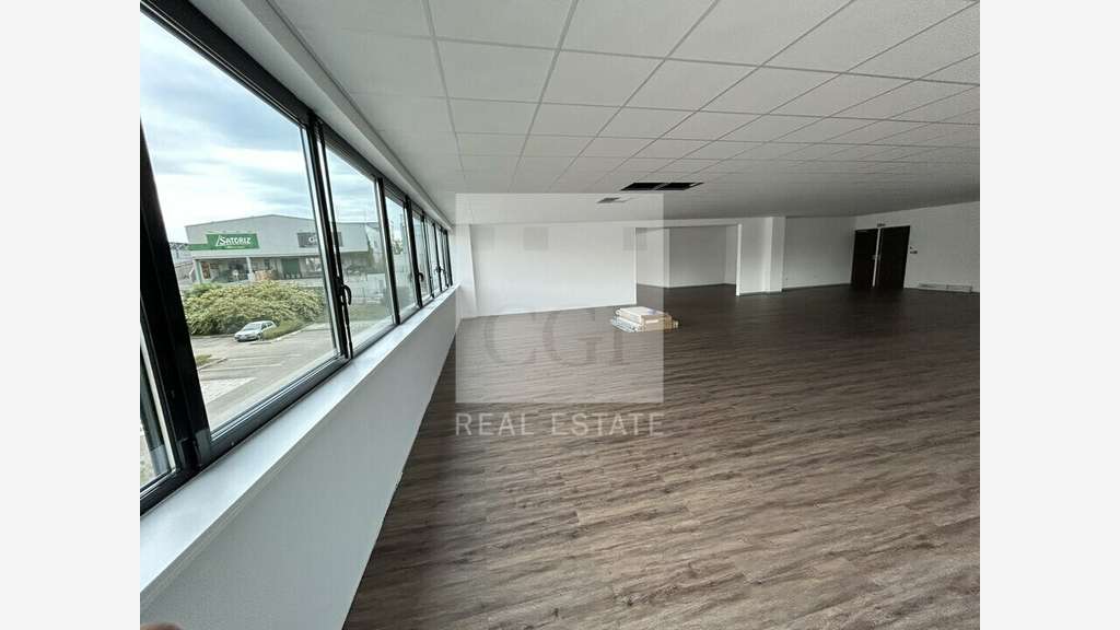 A louer bureaux à Champagne-au-Mont-d'Or
