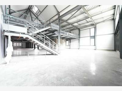 AV surfaces de 451,40m² à 809m² à Vénissieux