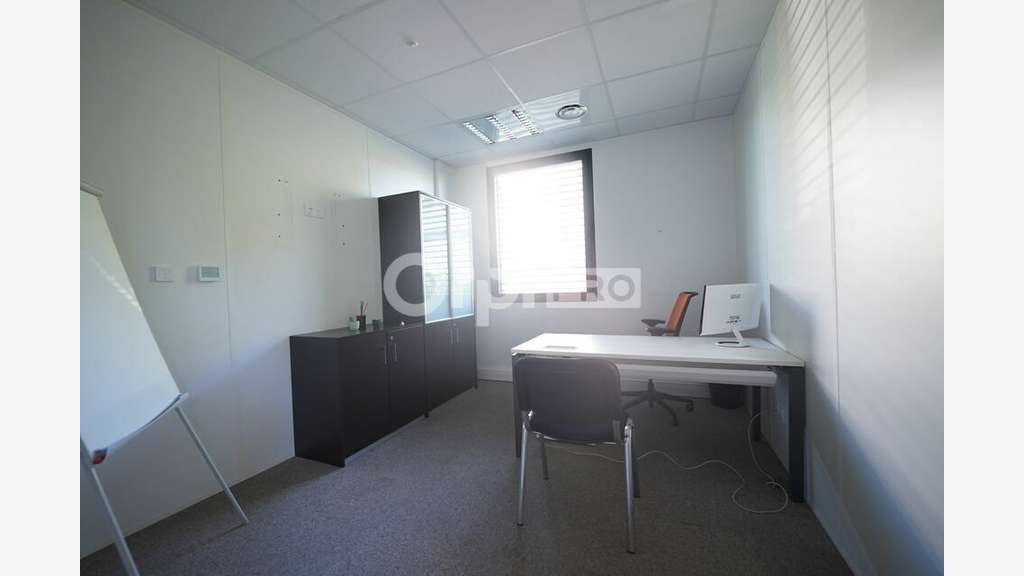 AV surfaces de 451,40m² à 809m² à Vénissieux