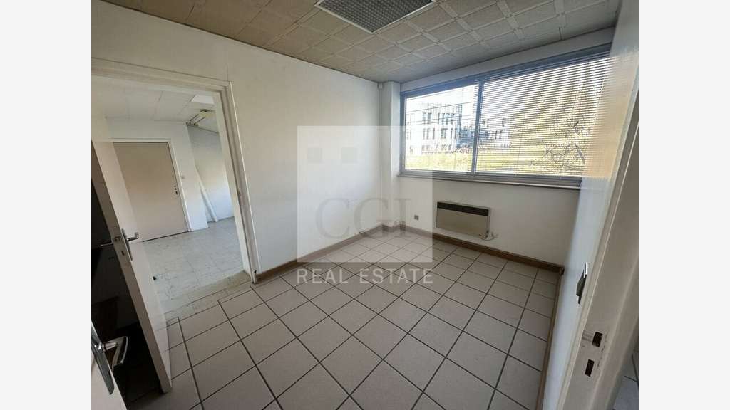 Bureaux 80m² à louer à Champagne-au-Mont-d'Or