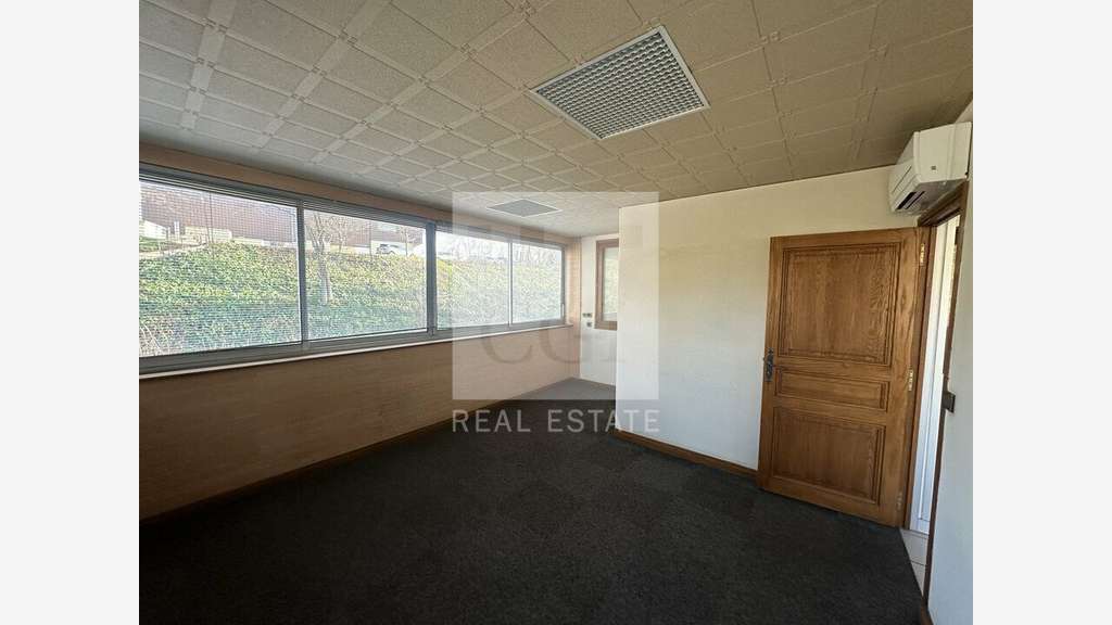 Bureaux 80m² à louer à Champagne-au-Mont-d'Or