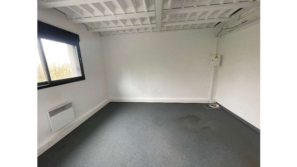 A louer bureau 80m² Champagne-au-Mont-d'Or