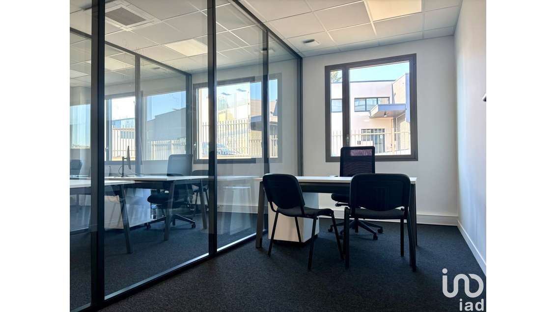 Bureau à Champagne-Au-Mont-d'Or